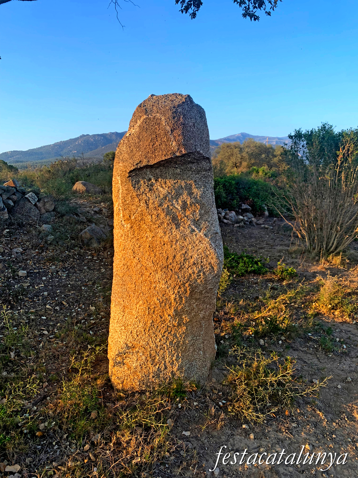 La Jonquera - Menhir prop dels Estanys 