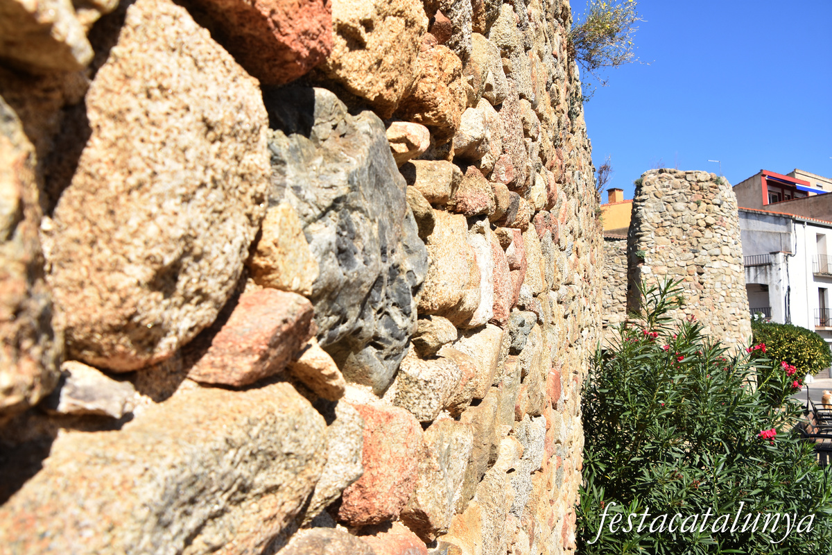 La Jonquera - Torre de la Muralla, del recinte de la Força