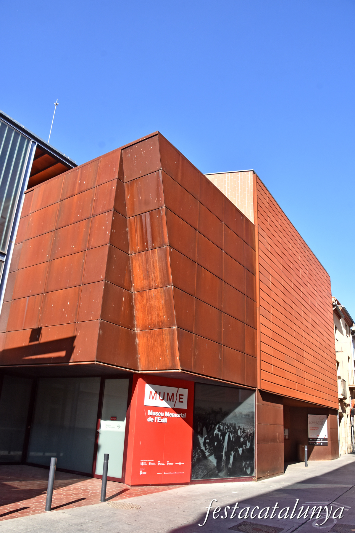 Museu Memorial de l'Exili a la Jonquera ***