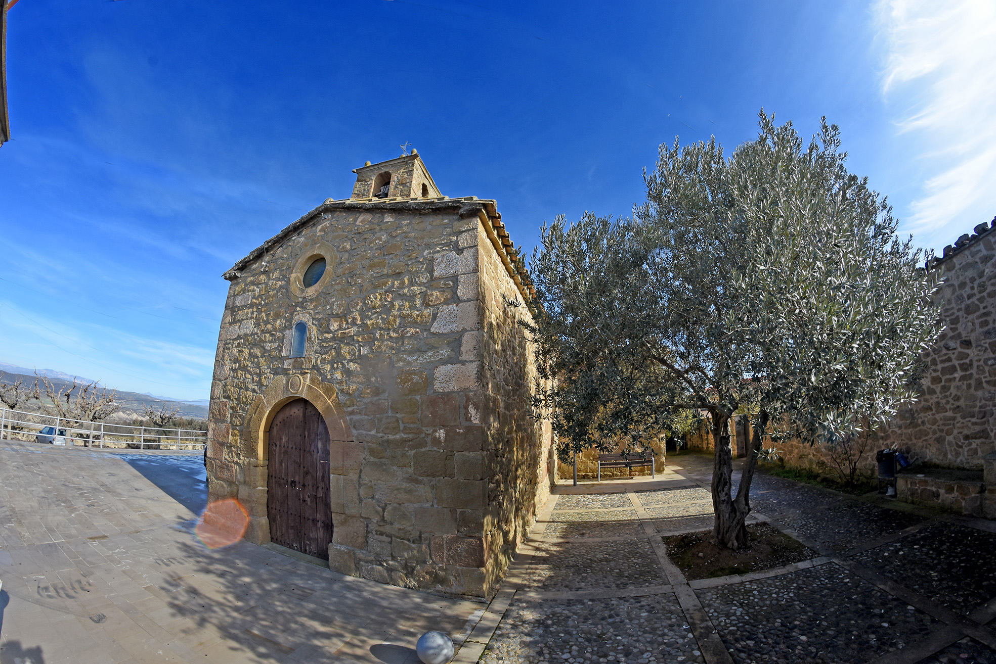 Santa Maria de Plandogau a Oliola