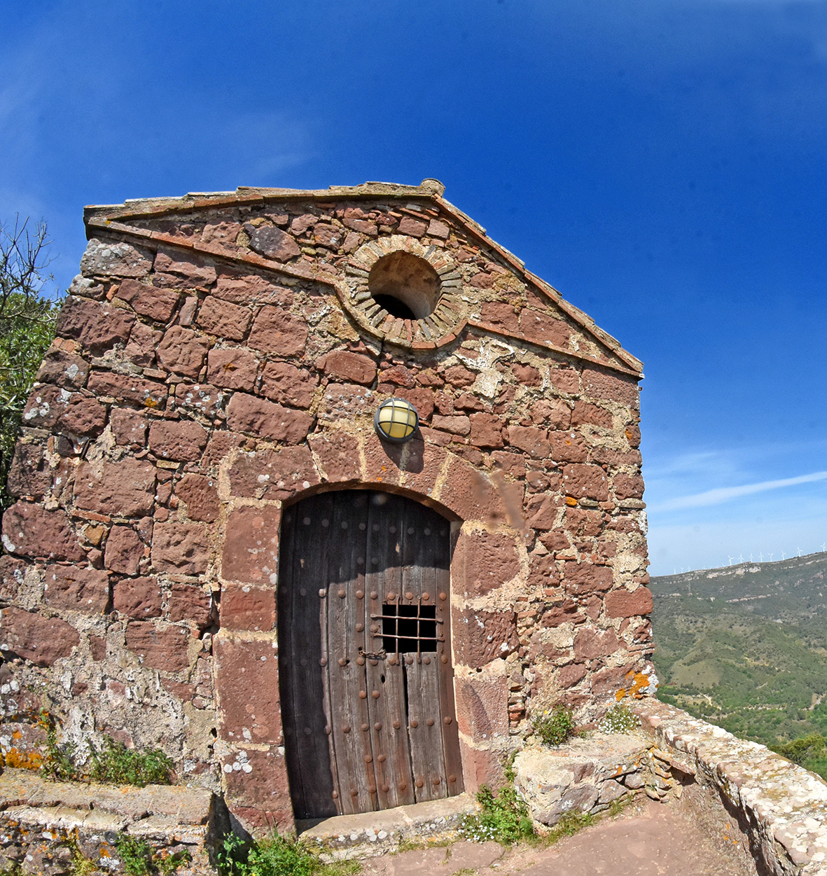 Ermita de Santa Bàrbara del castell-monestir d'Escornalbou