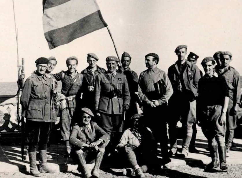 Ullastrell - Camilo Alonso somrient al centre (IV Divisió de Navarra)