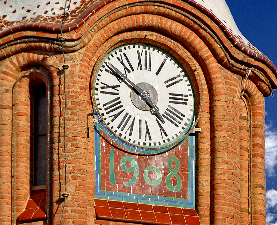 Església parroquial de Santa Maria d'Ullastrell ***