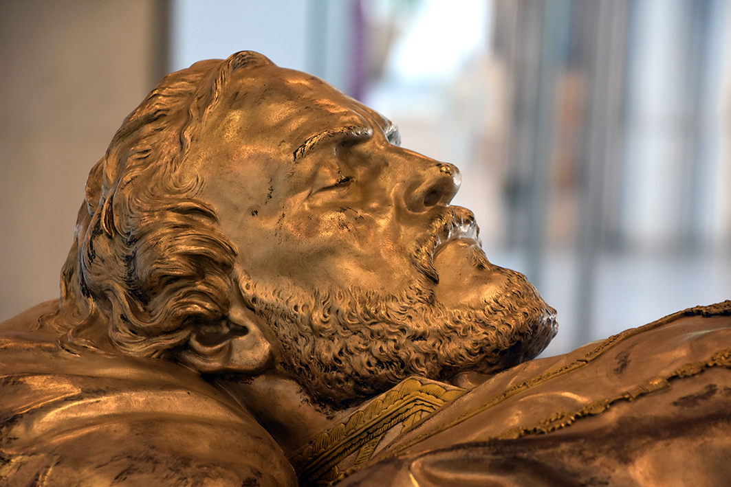 Mausoleu del general Prim al cementiri de Reus