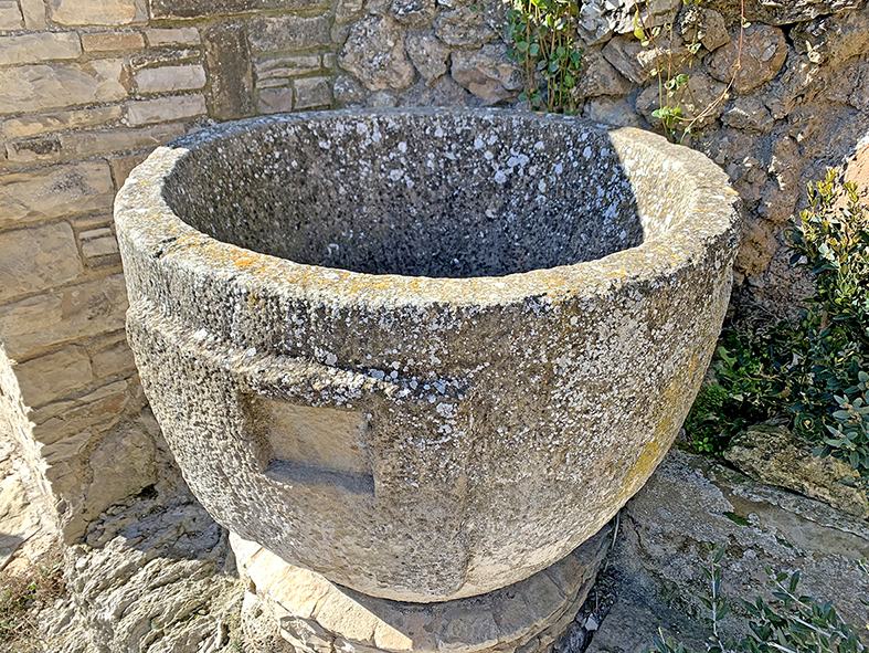 Conjunt escultòric del Cap de Raval de Castellfollit de Riubregós