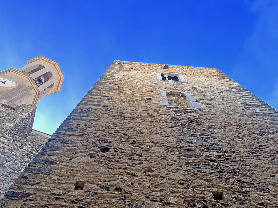Torre de l'homenatge del castell-palau de l'abat de Llançà
