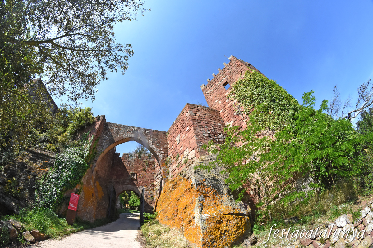 Riudecanyes - Castell-monestir d'Escornalbou 