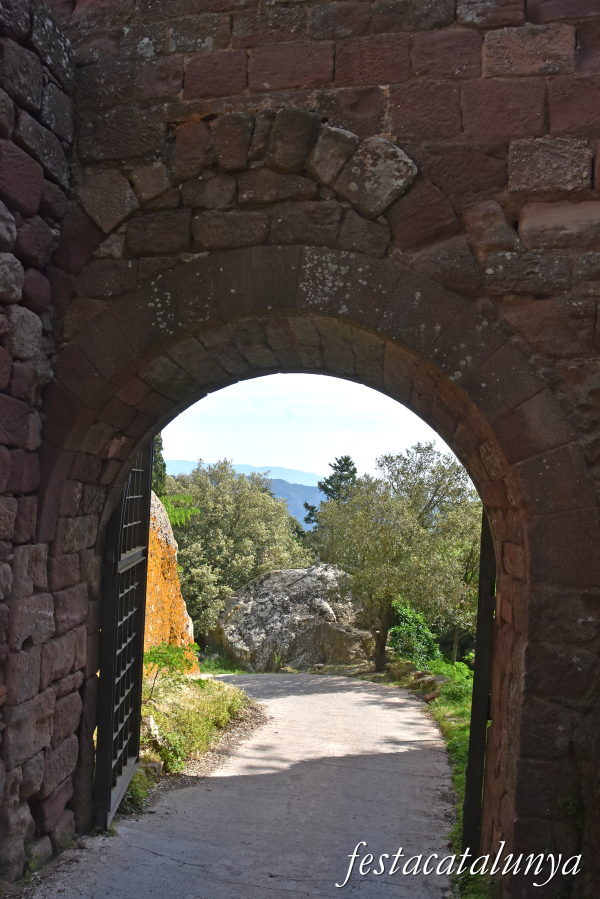 Riudecanyes - Castell-monestir d'Escornalbou 