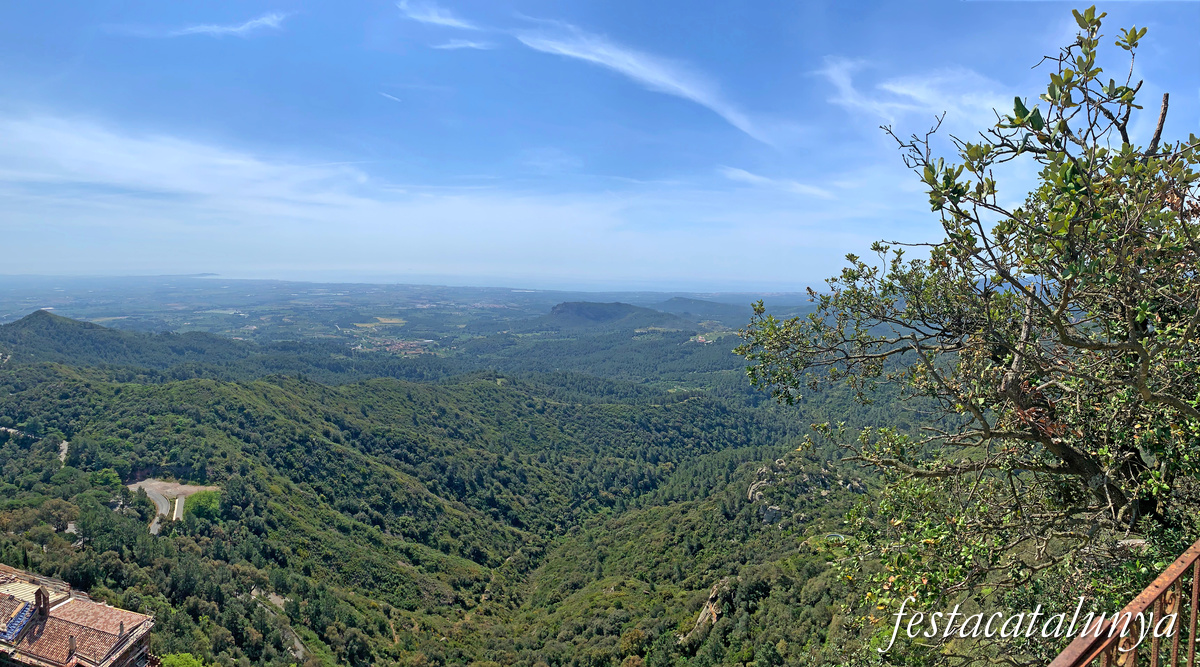 Riudecanyes - Vistes panoràmiques des de Santa Bàrbara del castell-monestir d'Escornalbou 