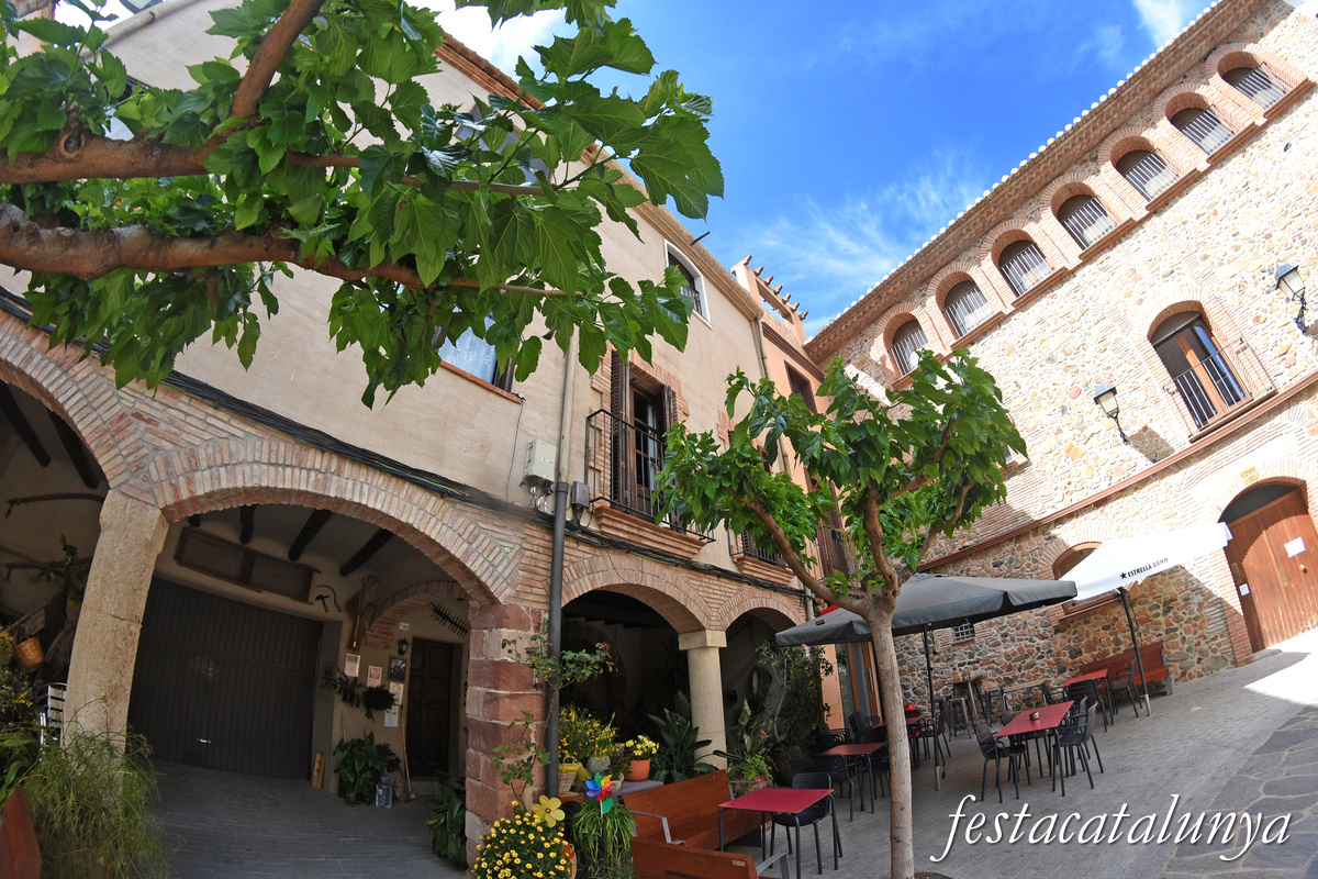 Riudecanyes - Porxos de cal Solanes 