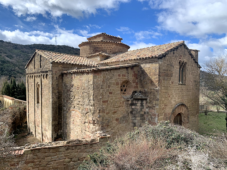 Priorat de Santa Maria de Castellfollit de Riubregós ***
